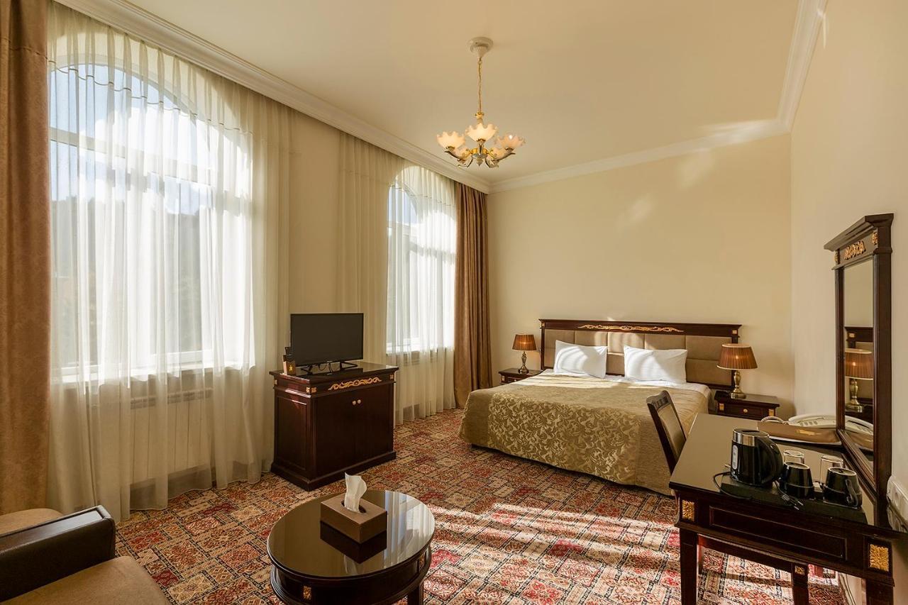 Jermuk Olympia Sanatorium Hotel ภายนอก รูปภาพ