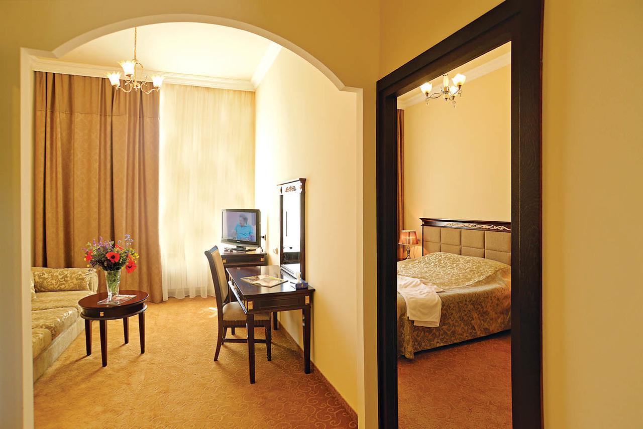 Jermuk Olympia Sanatorium Hotel ภายนอก รูปภาพ
